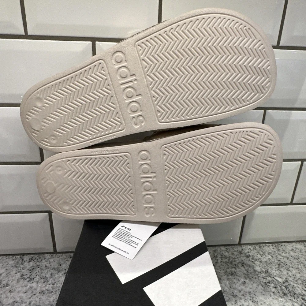 Woman's Sandals adidas Adilette Shower Slide Sandal 9 New Sportswear Cloudfoam‎